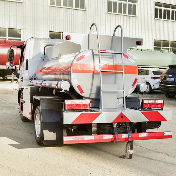 2000 Liters Carbon Steel Diesel Petrol Fuel Oil Tanker Truck Dispenser Transport Vehicle