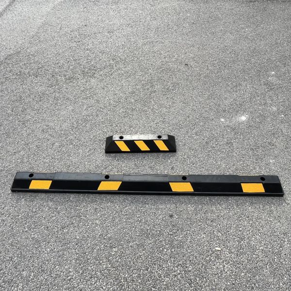 Rubber Wheel Stopper for Driveway and Truck Parking Speed Bump