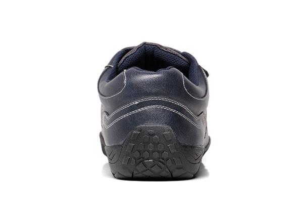 Os homens duráveis ostentam as sapatas, laço ocasional de passeio dos homens de Velcro acima do projeto da forma das sapatas