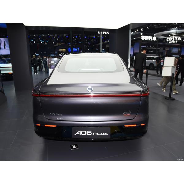 160KW Potencia total del motor 2024 Hycan A06 PLUS Versión de lujo eléctrico puro con 520KM de largo alcance y tipo de combustible híbrido