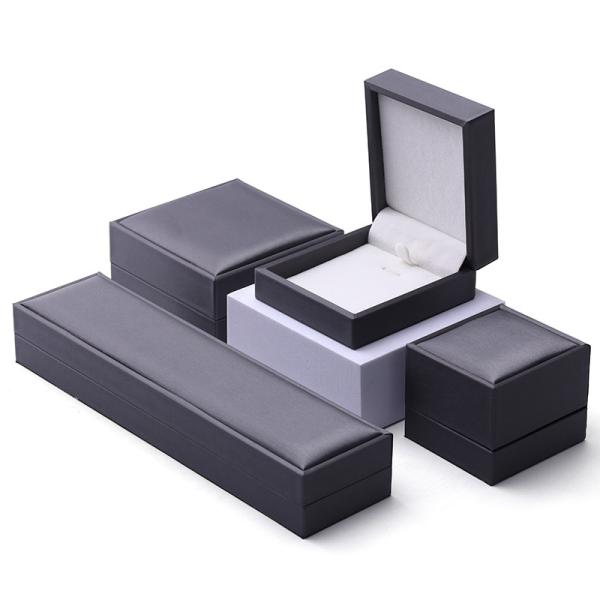 Finition à la brosse au toucher doux en cuir en PU Packaging Jewelry Box Set Luxury Organizer