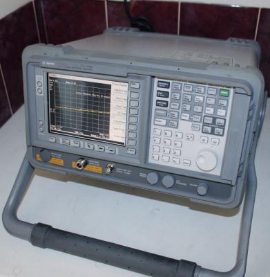 Analisador de espectro Agilent E4402B montado em rack 9 kHz a 3,0 GHz Keysight E4402B