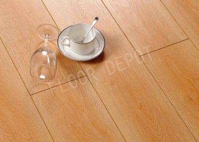 Walnut Color Waterproof Wood Laminate Carb2 AC4 Embossed 1219X169X12MM Stable