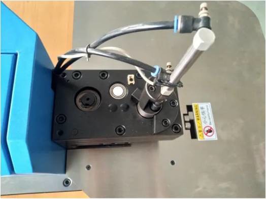 Computer Control Blade Bending Machine All In On Customized With Double Ball