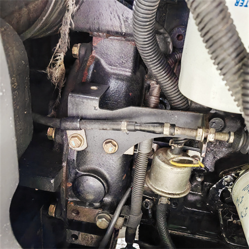 Une mini-excavatrice Hitachi ZX50U d'occasion 2021 avec 29,8 kW de puissance et de faibles heures de travail