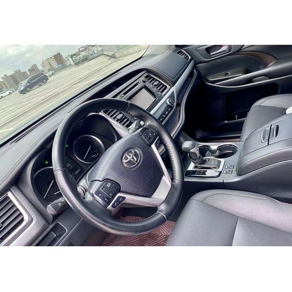 PBD Auto Toyotas Highlander High Quality Second-Hand 4WD SUV Luxury 2.0L Leather 5-Seats Large Space Cheap Auto Vehicle AWD Left