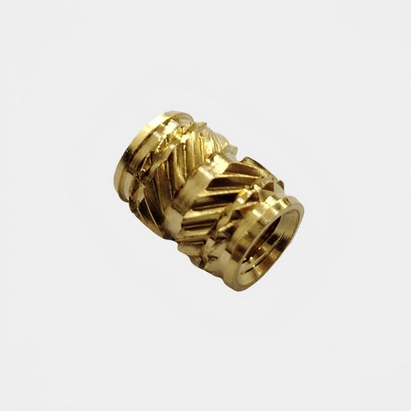 Écrou à noix moulé par injection avec ensemble de chaleur en cuivre intégré