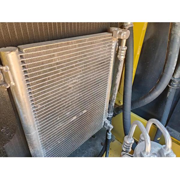 Excavateur hydraulique à rampe Komatsu PC56 Environnement de fonctionnement confortable et matériaux durables