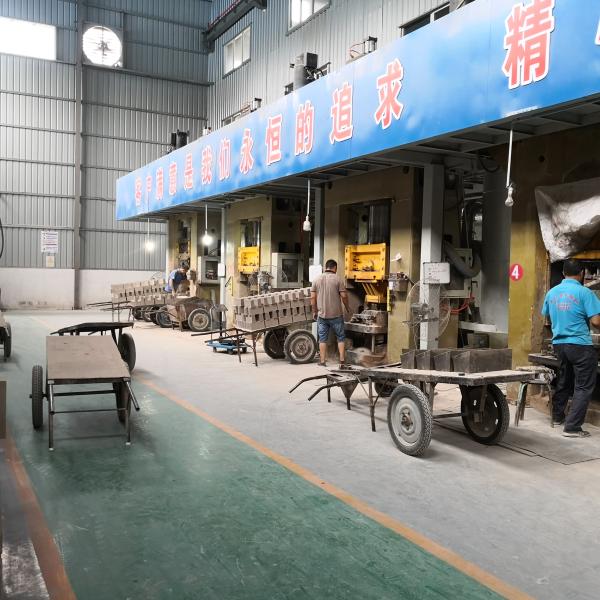 Услуга по обработке пробивания на основе SiO2 Кремниевая нитридная плитка для хорошо полученного кирпича