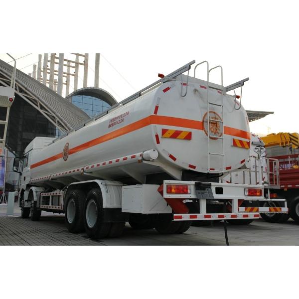 Howo Camiões-tanque de petróleo para entrega de combustível rural Camião-tanque de petróleo Trailer 30cube