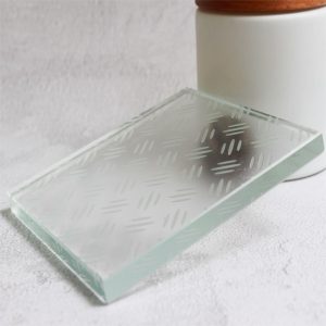 High Quality Anti slip Low Iron Toughened Laminated Glass Customized Size Non-slip Multi Layer Tempered Stairs Glass