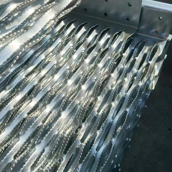 20*3 Steel Flat Size Serrated Steel Grating For Industrial 25mm Bearing Bar Pitch