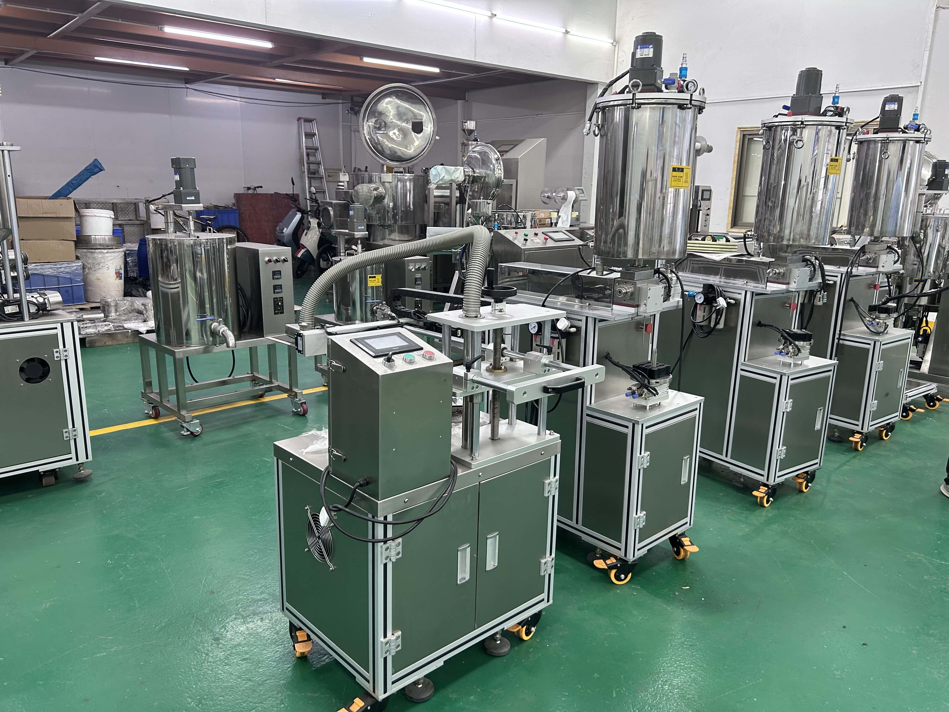 Fully automatic aluminum cap screwing machine