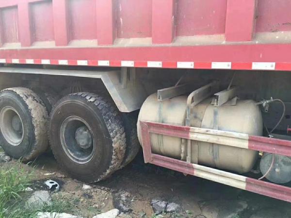Sinotruk Howo 8x4 12 Tires Sand Transport Used Dump Tipper Truck For Sale