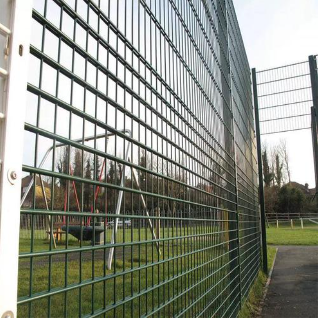 Secure Twin Wire Mesh Fencing Privacy Focused Durable Customizable