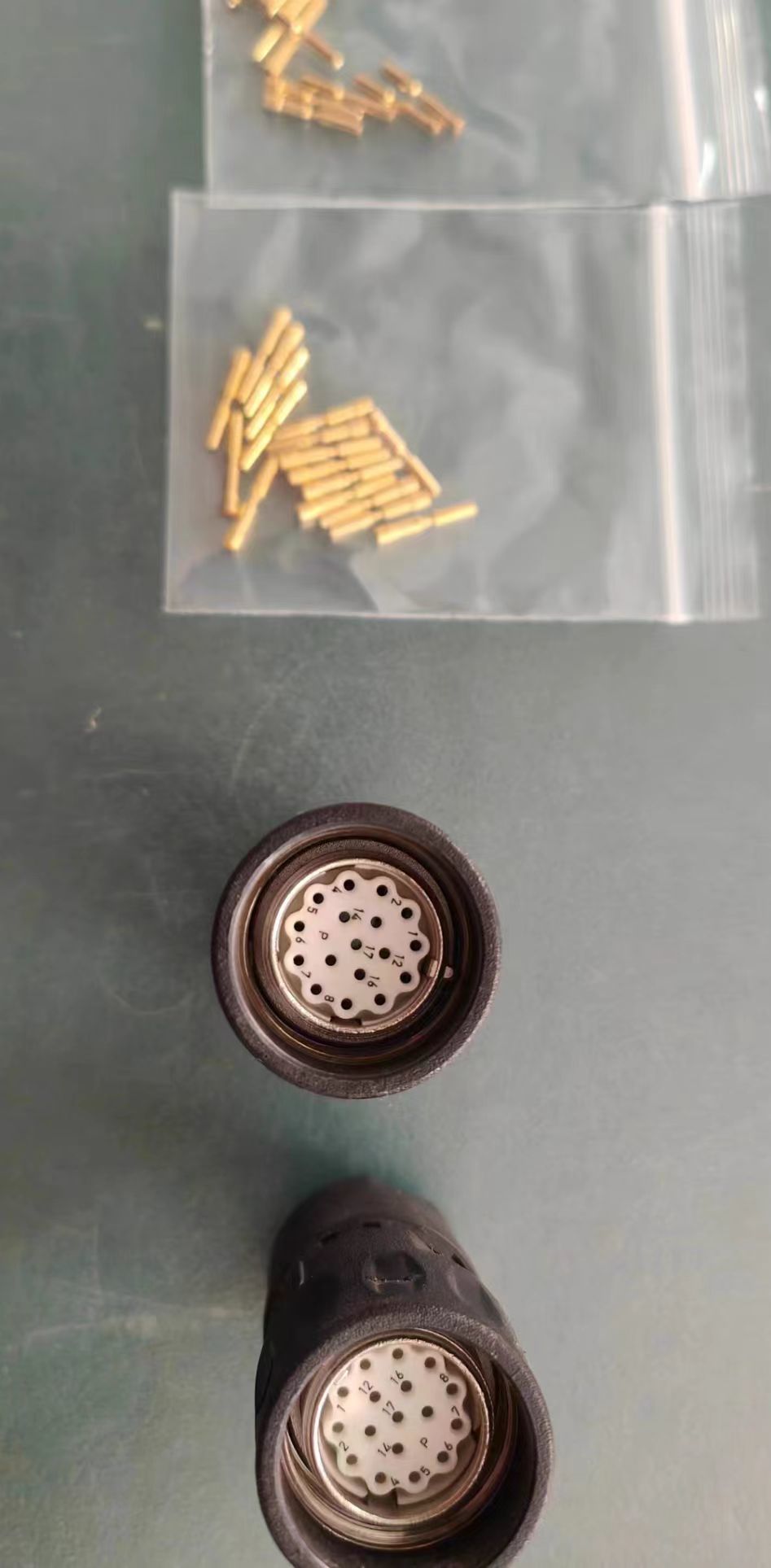 Heidenhain 17-pin Female Servo Motor Connector with White Insert Hole and Silver Contact Plating