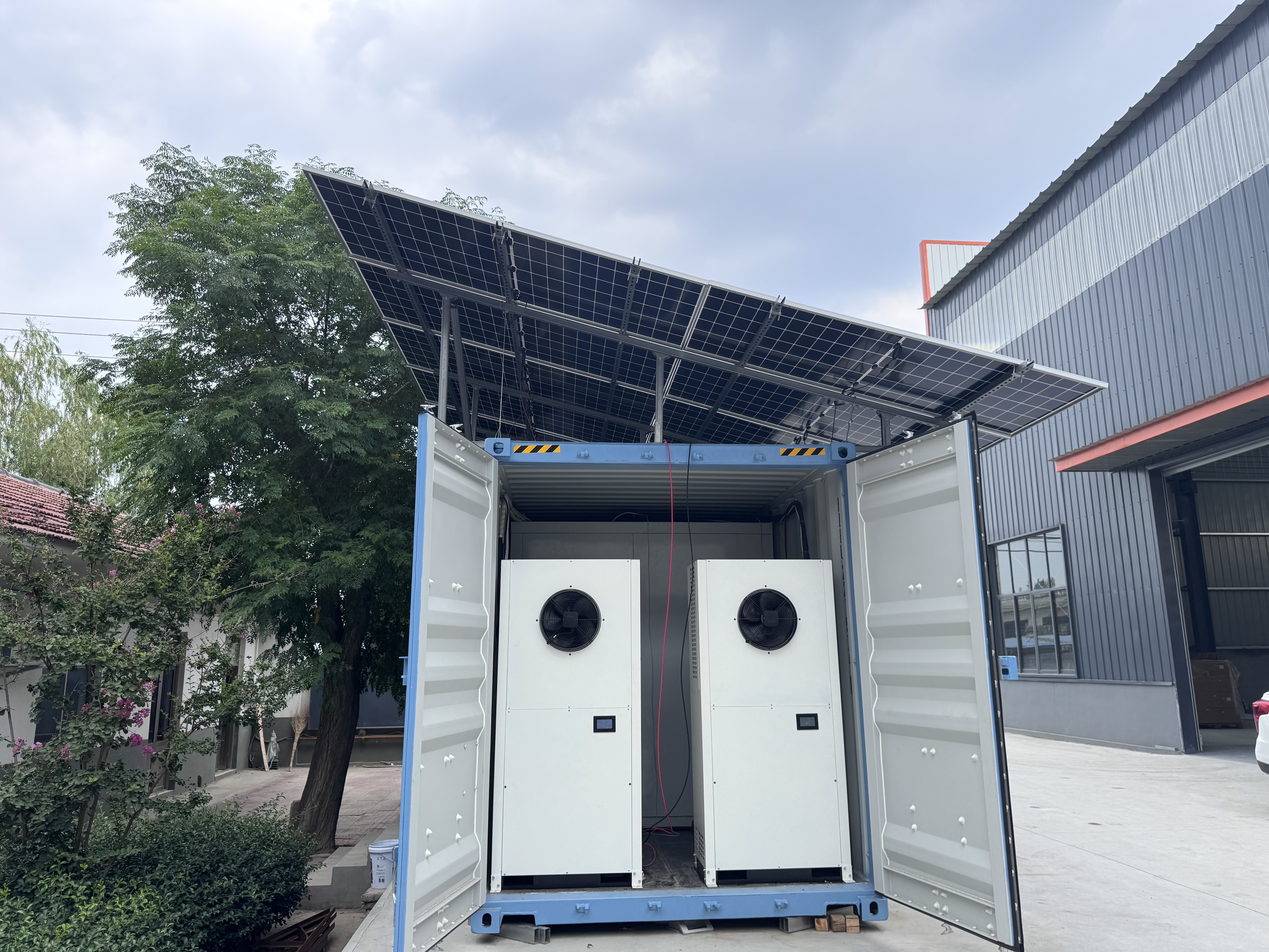 Solar-Powered Walk-In Cold Room with 100mm Insulation Panel and Copeland Sanyo Frascold Engine for Fish, Vegetable, and Ice Storage