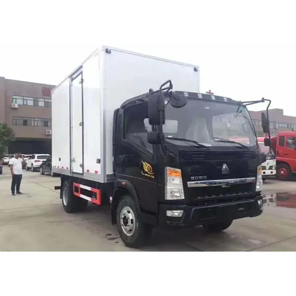 HOWO 4 Ton 5 Ton Refrigerated Truck For Transport Frozen Fish / Meat