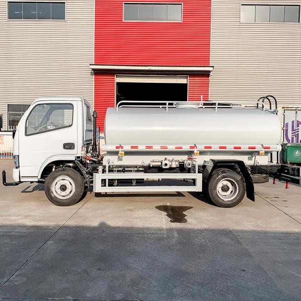 Manual 4x2 Drive Dongfeng 10 Ton 3.5 Cubic Meter Water Tank Truck with Chao Chai Engine and 5800x2150x2240mm Dimensions