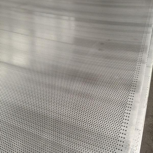 Customized Height Open Area 30%-70% Perforated Metal Plate Environmental Protection