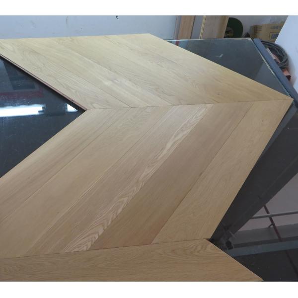 Big Size 775 x 125mm Chevron Oak Engineered Wood Flooring with 25 Years Residential Warranty and E0 Formaldehyde Emission