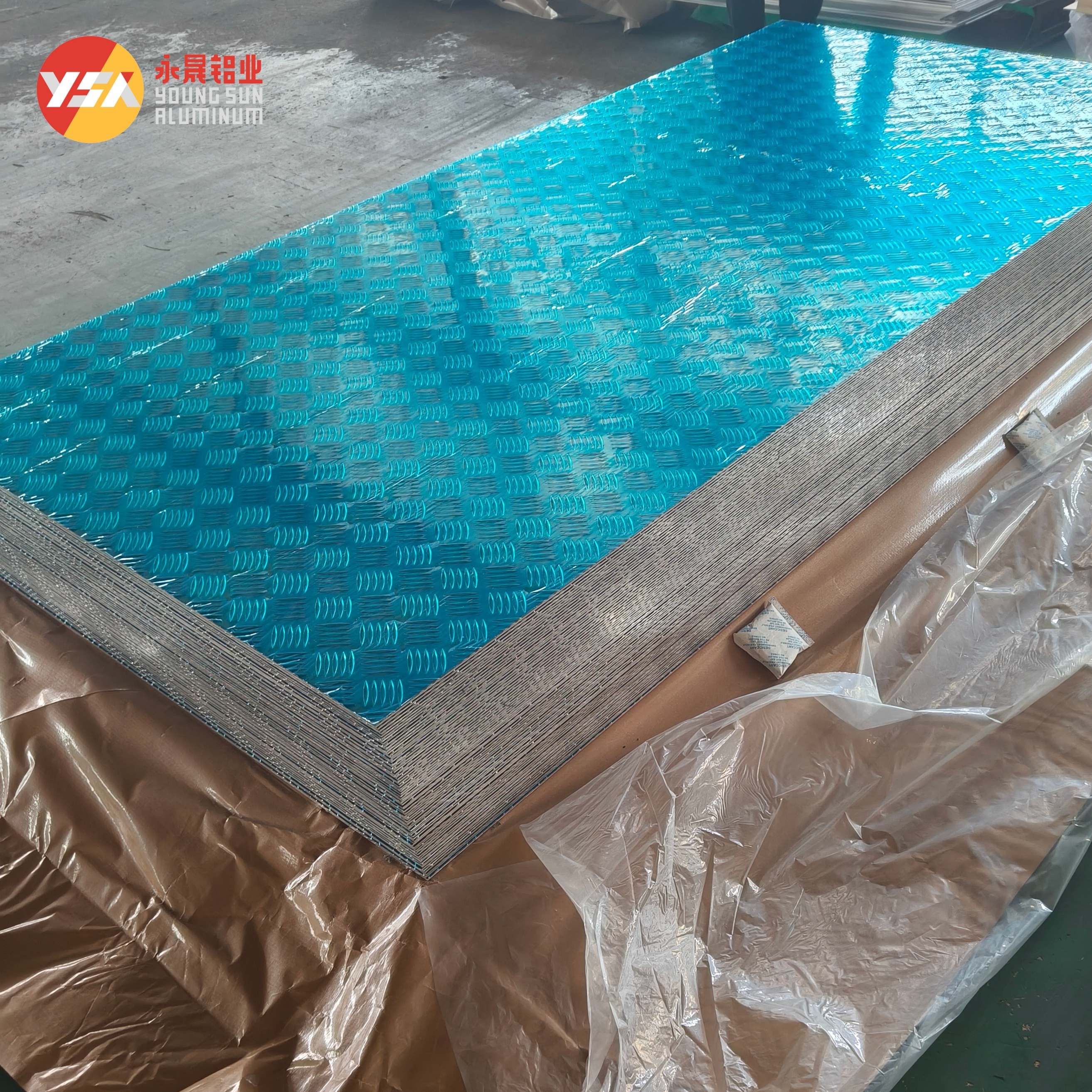 1060 3003 5052 6061 Anti-slip Aluminum Checkered Plate For Rail Transit Vehicle Marine Industrial Food Pharmaceutical Floor