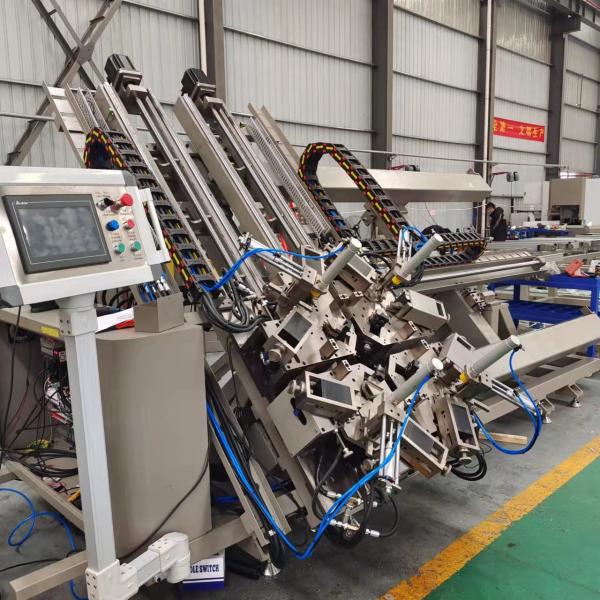 CNC 4ヘッド アルミニウム窓のドアのコーナーのひだが付く機械