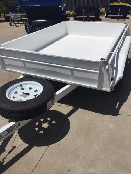 Industrial 10x5 Heavy Duty Tandem Axle Painted Trailer 2000KG With Mudflaps