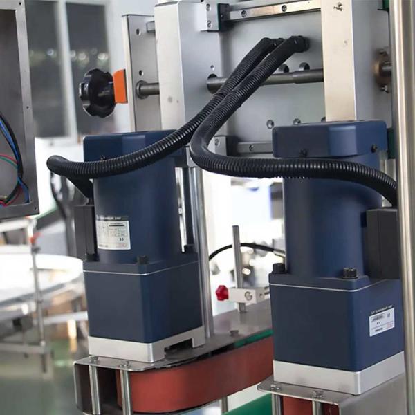 Machine automatique de scellage de bouchon en plastique Machine de scellage de bouteille avec contrôle PLC