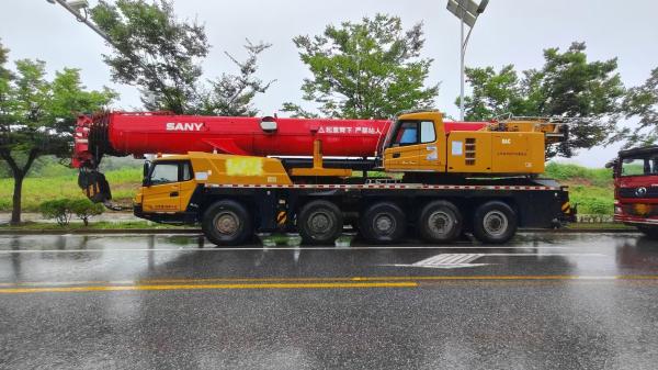 SANY-130 Truck Mounted Boom Crane With 298 KW Power And 400 Liter Fuel Tank