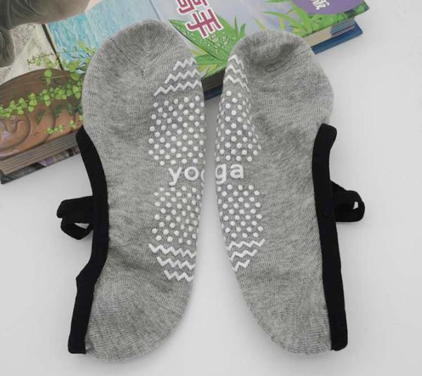 Breathable Circle Cotton Socks Yoga Grip Socks For Women Letter Pattern Type