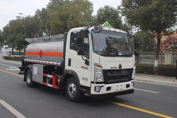 2024 New 4 4 * 2 LHD Fuel Bowser Tank Truck  4000 Liters 5000 Liters 6000 Liters Fuel Dispenser Truck With Fuel Dispenser Price