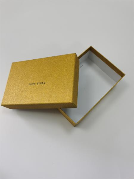 Foldable Retail Packaging Boxes Debossing Custom Carton Box Corrugated