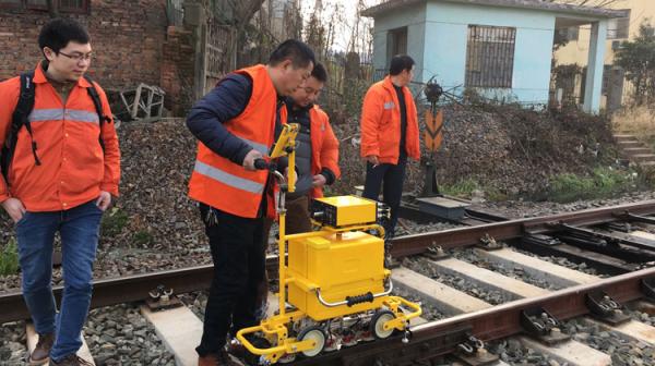 TFT Color Display Lightweight Trolley Used For Railway System Digital Ultrasonic Rail Flaw Detector