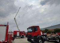 25 camion de pompiers de tour d'eau d'entraînement de la taille 6×4 de mètre avec la réduction de choc en caoutchouc