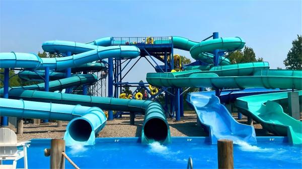 ODM Above Ground Swimming Pool Party Equipment Fiberglass Water Slide