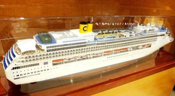 Costa Victoria Cruise Ship Plastic Cruise Ship Models With High Simulation , Ivory White