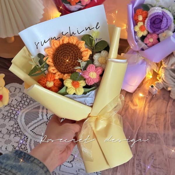 Cadeaux créatifs pour la Saint-Valentin et la Journée des enseignants bouquets de fleurs en laine de rose tournesol fleurs tricotées produits finis faits à la main comme cadeaux d'anniversaire