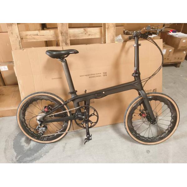 Sleek 20 Inch Carbon Bike Frame With Gloss Surface Processing Mode And BB92mm Pressfit