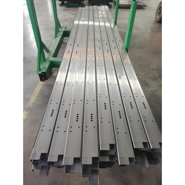 2Máquina de moldagem de rolos de canal de.0 mm U com furos perfurados