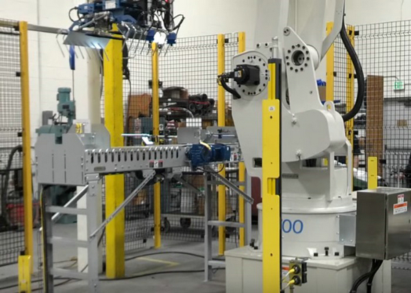 Robot Palletizing System / Automatic Palletizer Machine For Sheet Materials Stacking