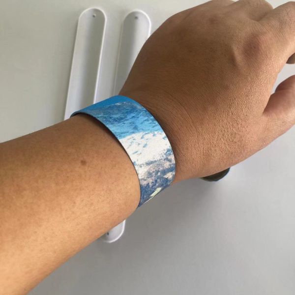 Promotional Gift Double Sided Sublimation Popping Circle DIY Steel Plate Curved Wristband