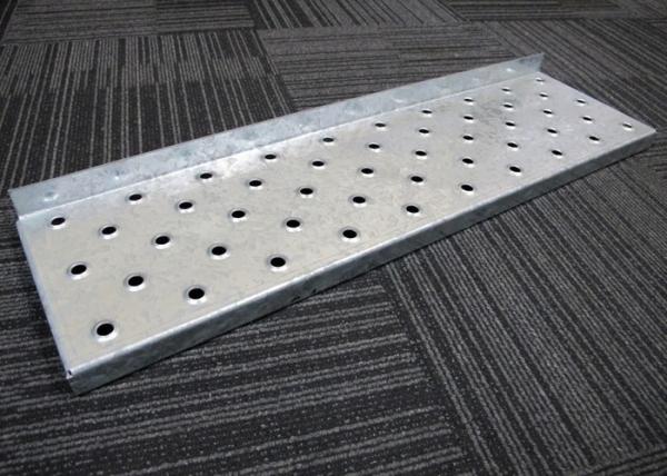 Slip Resistant Galvanized Steel Stair Treads Outdoor Ladder Q235 Steel