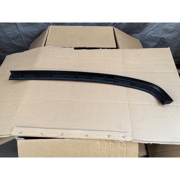 FSR FRR Bumper Step Set Left 1712600811 Middle 1712600821 Right 1712600801 Plastics Isuzu Body Parts