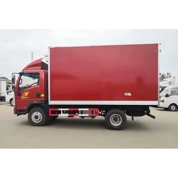 Sinotruck HOWO 4X2 5-10t Freezer Cooling Refrigerator/Refrigerated Truck
