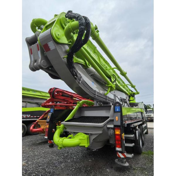 Bomba de hormigón Zoomlion de 49 metros, usada y nueva, con chasis Mercedes Benz, Beton Pompe