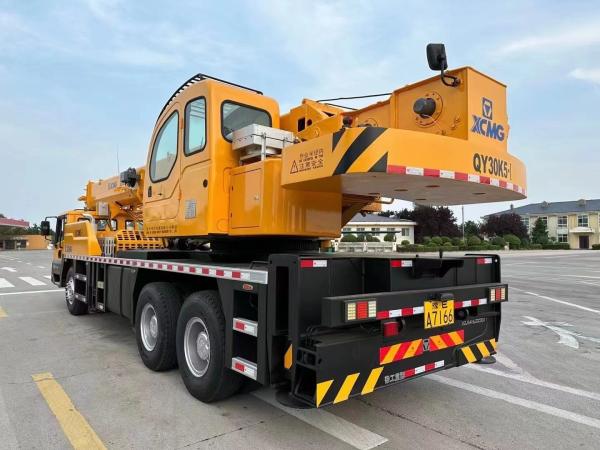 XCMG QY30K5 Second Hand Truck Mounted Cranes 30T 44m Boom 5 Sections