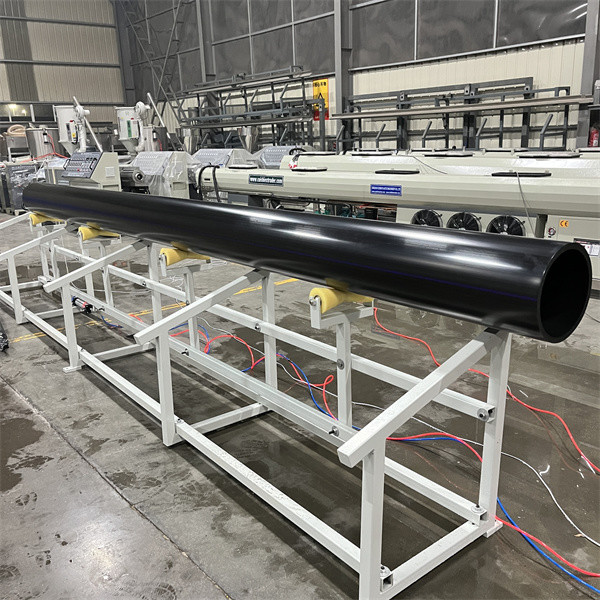 Автоматическое питание пластиковых труб машины 200 мм-500 мм пластиковых труб производственной линии