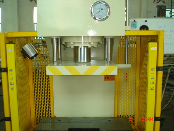 Тип машина c металлического листа привода 2mm PLC гидравлический прессы 125T с worktable 800mm