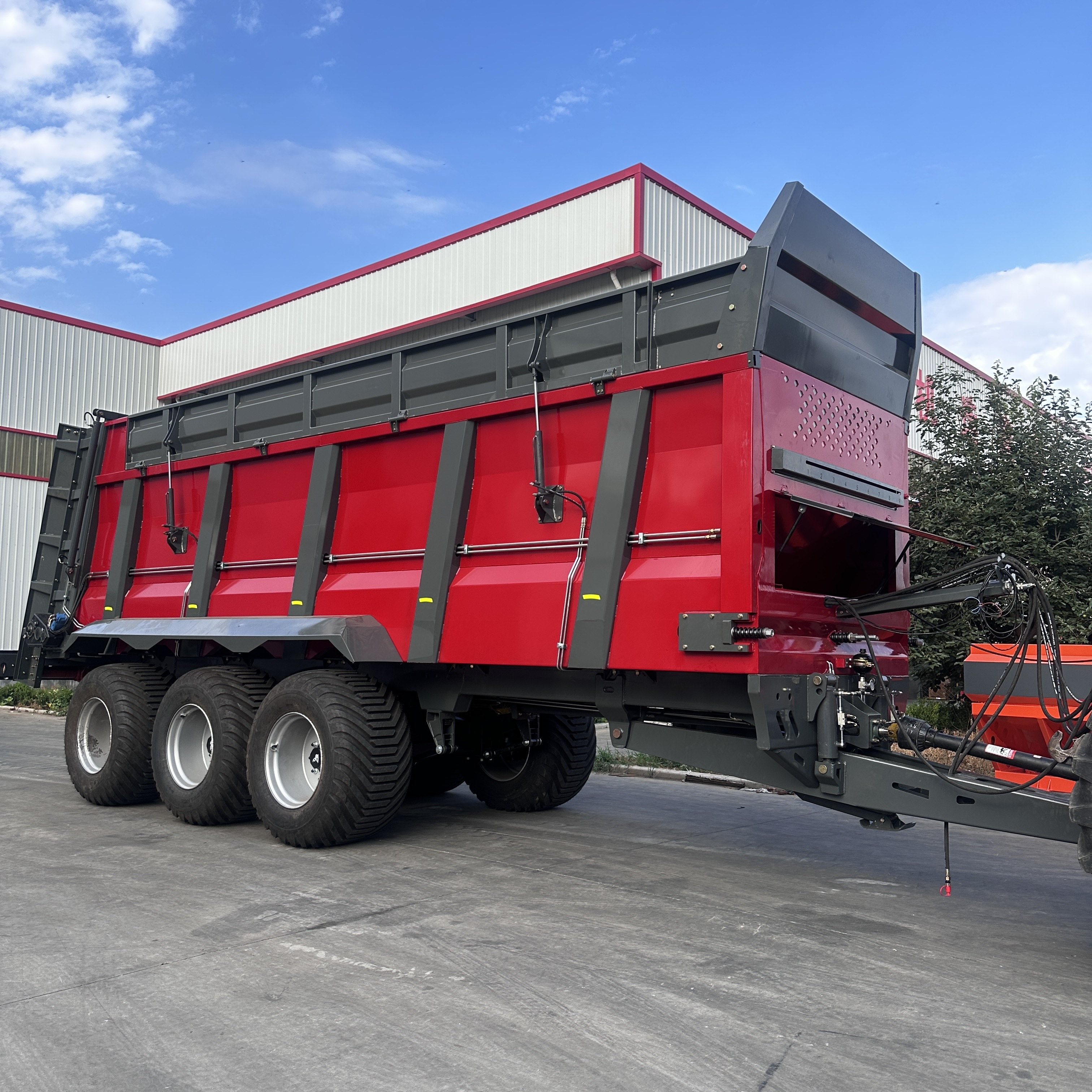 32m³ Heavy-Duty Dual Vertical Auger Fertilizer Spreader